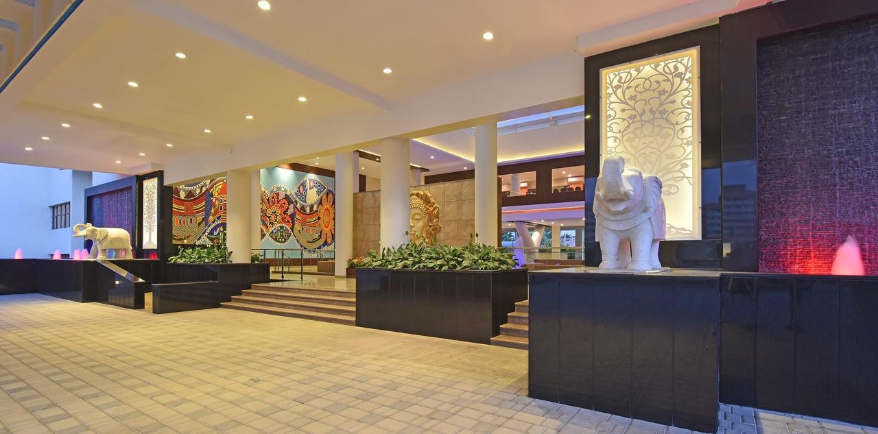 Club One Otel Manor Dış mekan fotoğraf