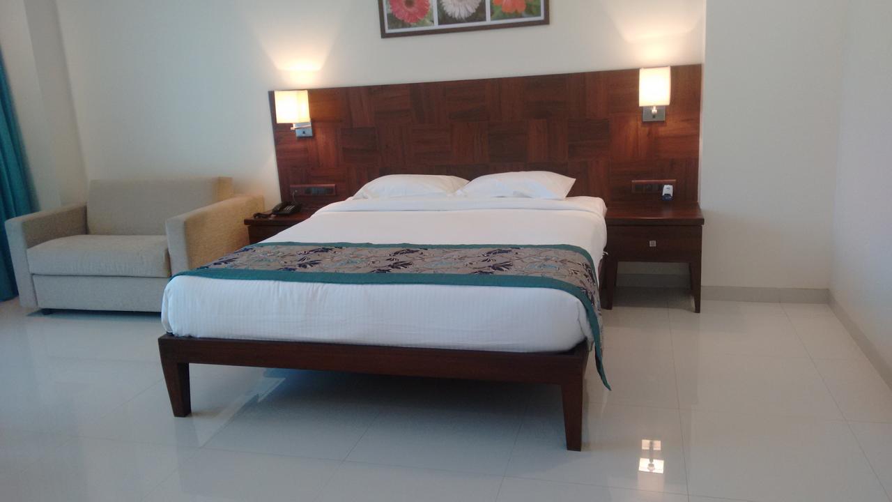 Club One Otel Manor Dış mekan fotoğraf